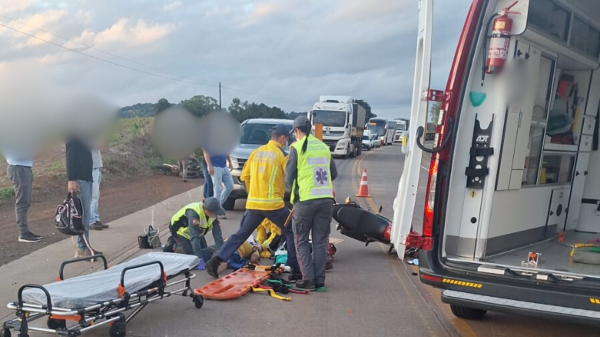 Colisão entre motocicletas deixa dois homens feridos na BR-163