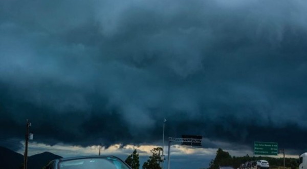 Avanço de frente fria e ciclone extratropical geram alerta para o Oeste do estado