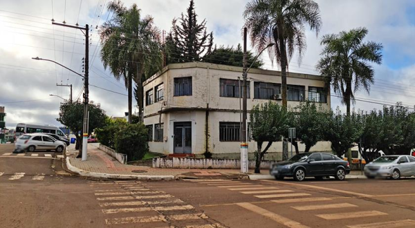 Município entrega ordem de serviço para obra de restauração do prédio histórico da prefeitura
