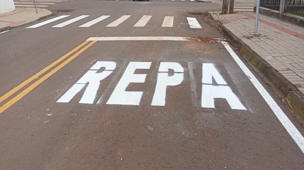 Empresa erra pintura de ruas e gera meme nas redes sociais