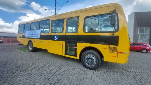 Educação avança com novo ônibus escolar  pelo Programa Caminho da Escola