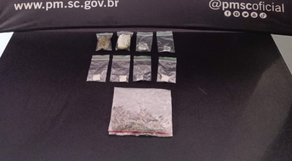 Homem é preso por tráfico de drogas no Bairro São Jorge