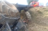 Agricultor morre após sair da pista e capotar trator no Vale do Itajaí