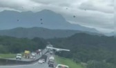 Avião de pequeno porte faz pouso forçado na BR-101 em SC