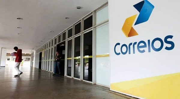 Correios anunciam PDV e concurso para contratar 3,2 mil carteiros