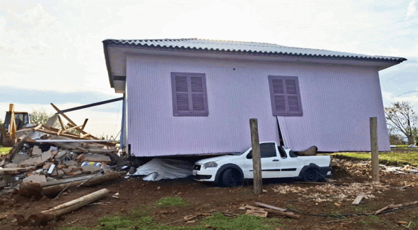 Tornado é confirmado no oeste de SC