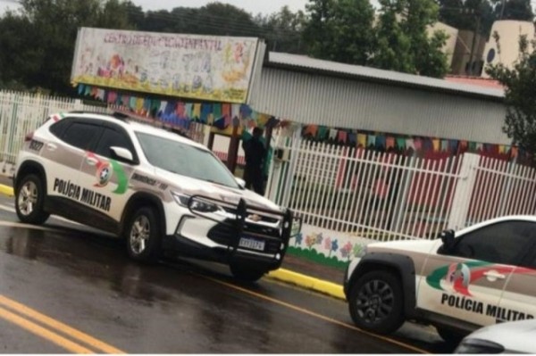 Vigilante é preso suspeito de agredir três crianças em creche