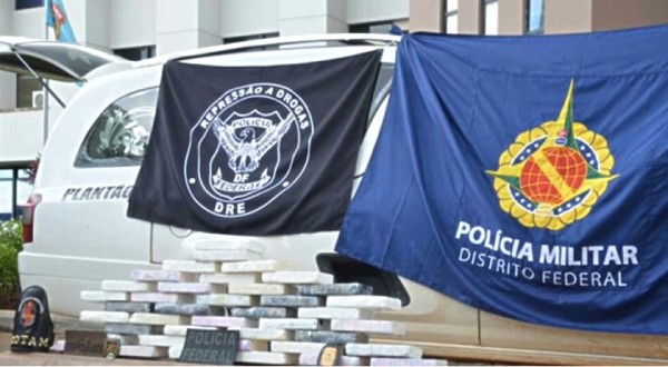 PF apreende cerca de 40 quilos de cocaína transportados em carro funerário