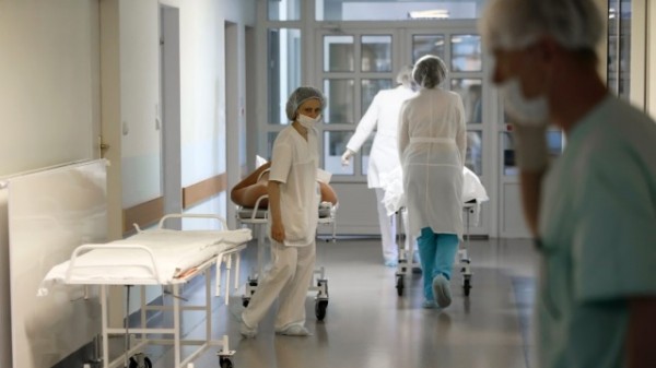 SC registra mais de 200 mil casos de "viroses de verão" e acende alerta