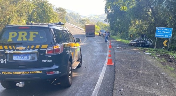 Quatro pessoas morrem carbonizadas em grave acidente na BR 386