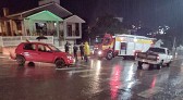 Condutor fica ferido em colisão lateral no centro de Anchieta