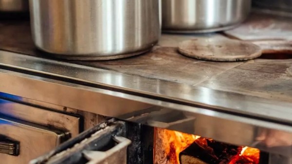 Saiba como prevenir acidentes com fogões e lareiras no inverno