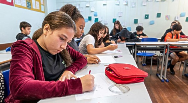 Matrículas na rede estadual de ensino do Paraná começam nesta quarta-feira
