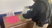 PRF realiza a maior apreensão de ecstasy em rodovias federais; mulher foi presa