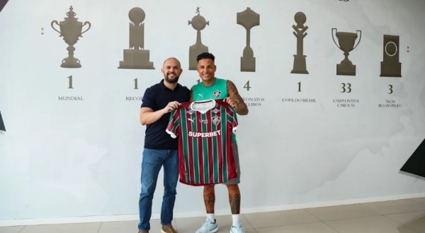 Fluminense oficializa a chegada de Guilherme Arana