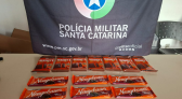Mulher é presa após furtar 13 barras de chocolate em supermercado