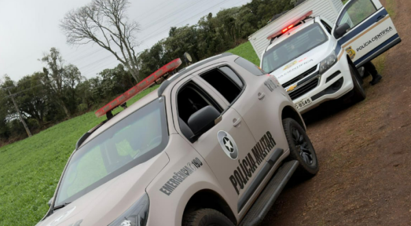 Suspeito morre em confronto com a PM após roubo de veículo no Oeste de SC