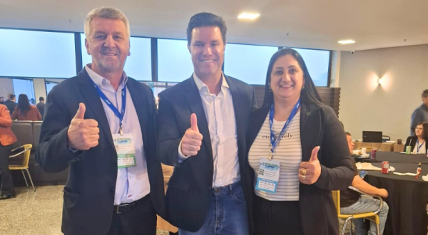 Prefeito Helio Surdi participa de importante agenda municipalista em Curitiba