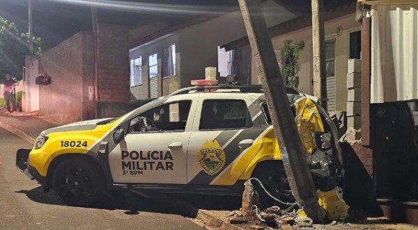 Viatura da PM se envolve em acidente durante atendimento a disparos