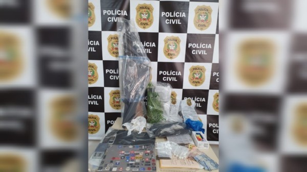 PC de São José Do Cedro apreende cocaína, maconha, ecstasy e prende homem por tráfico de droga