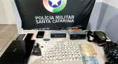 Jovem tenta fugir, mas é preso com grande quantidade de droga