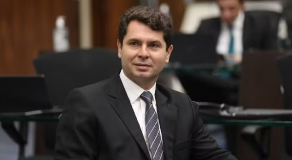 Republicanos oficializa Alexandre Curi como candidato ao Senado pelo Paraná
