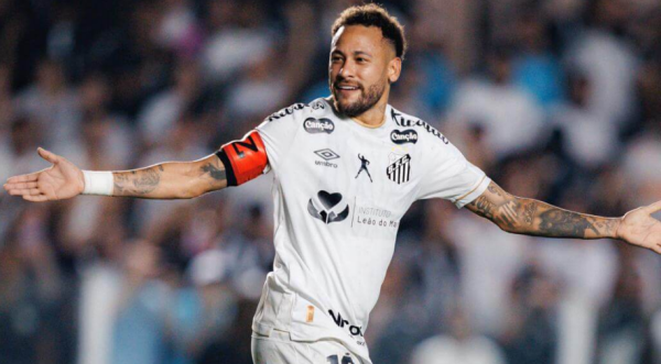 Neymar marca duas vezes, Santos busca empate contra o Flamengo e mantém reação no Brasileirão