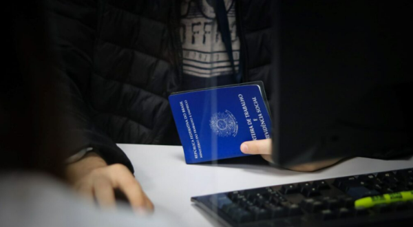Santa Catarina ultrapassa 10 mil vagas de emprego e Oeste tem mais de 800 oportunidades abertas