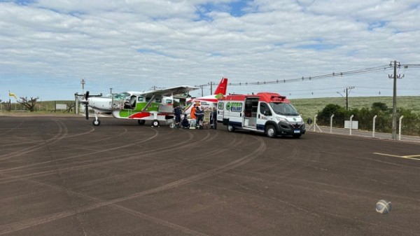 Paciente com quadro de insuficiência respiratória aguda é transferido pelo Arcanjo-04 de SMOeste à Sombrio