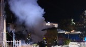 Casa é incendiada após briga de vizinhos