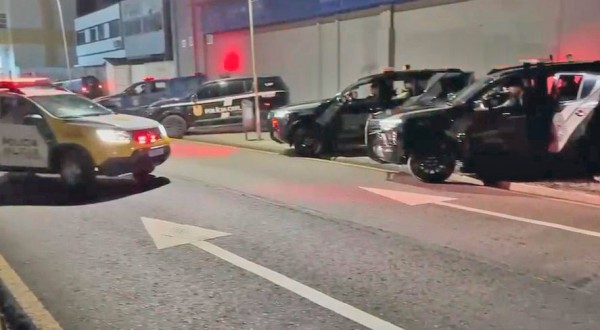 PCPR cumpre mandados contra envolvidos em invasão de campo e violência em jogo em Curitiba