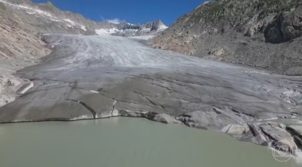 Onda de calor acelera derretimento de geleiras na Suíça e já deixa 3,7 mil mortos