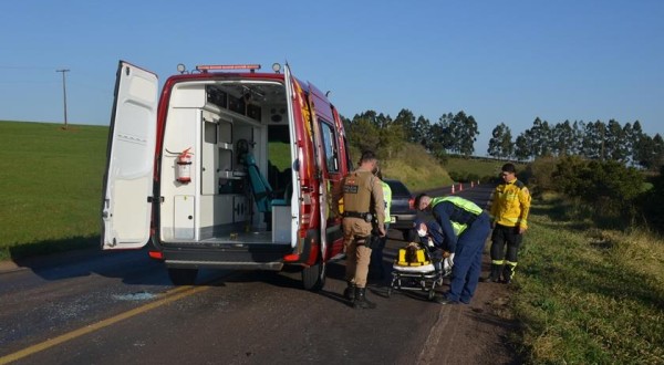 Mulher fica ferida em colisão na BR 163