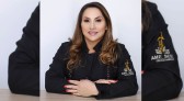 Profissional explica sobre o procedimento com Toxina Botulínica