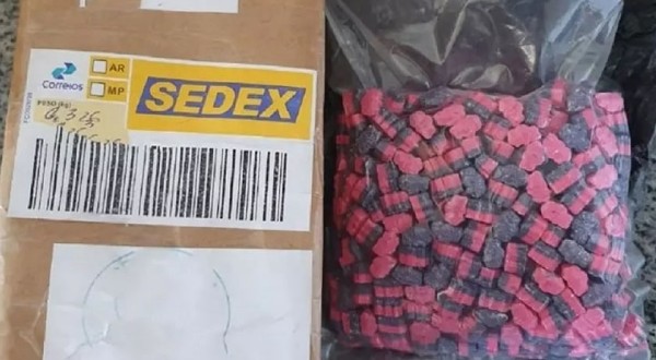 Ecstasy postal: operação da PF mira tráfico de drogas em encomendas dos Correios em SC