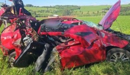 Mulher fica ferida após capotamento na BR-163