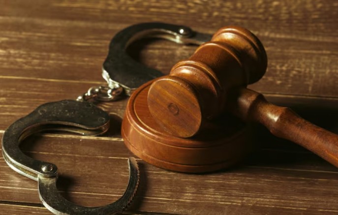 Polícia militar cumpre mandado de prisão em passe clandestino