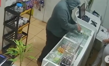 Farmácia é alvo de assalto no centro da cidade