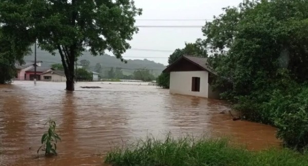RS contabiliza 29 mortes e 60 desaparecidos por tragédia das chuvas