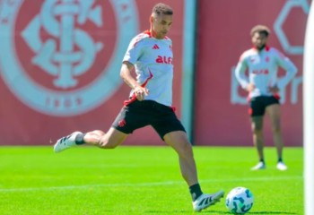 Alan Patrick e outros quatro jogadores reforçam o Inter no Rio de Janeiro para enfrentar o Fluminense