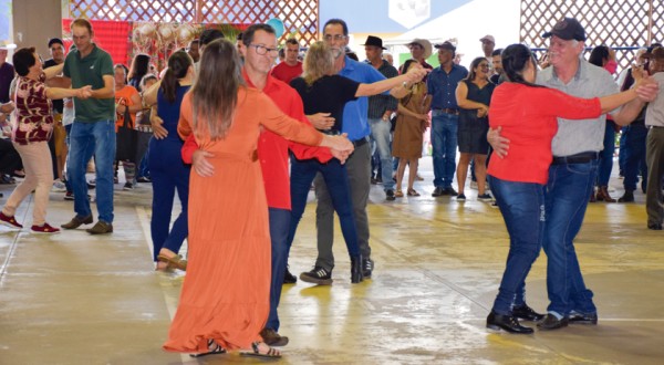 Música, dança e diversão, marcaram a tarde de sábado, na 25ª Festa do Chapéu de Palha e 1ª Expo Bom Jesus