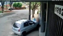 Homem tenta matar ex-companheira atropelada