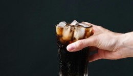 Exames de servidores intoxicados com refrigerante em SC passam por análise em SP