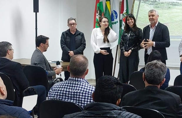 Tri-fronteira recebe comitiva de prefeitos e empresários da região do contestado