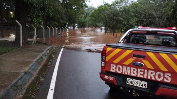 CBMSC aciona equipes de força-tarefa para atuar em resposta às chuvas em Santa Catarina