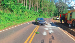Ultrapassagem em local proibido causa colisão frontal e deixa dois feridos na SC-283