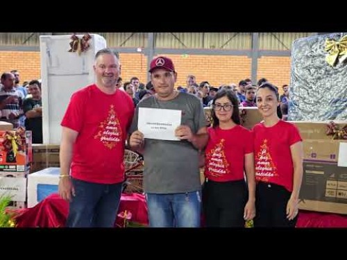 Grupo Carminatti reúne mais de 1,4 mil colaboradores em noite de homenagens e confraternização