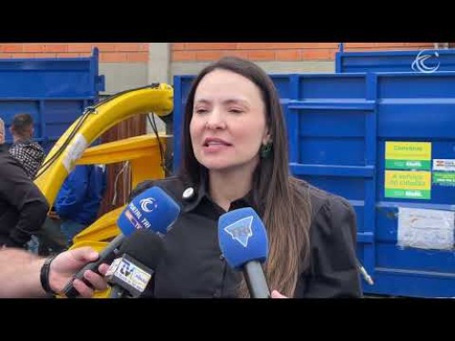 Administração de Dionísio Cerqueira  entrega novos implementos agrícolas