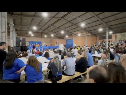 Primeira Noite Cultural do Pingo de Gente reúne famílias e valoriza a participação escolar