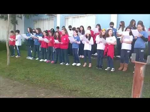 Barracão | Alunos do Colégio Tia Jô homenageiam as mães
